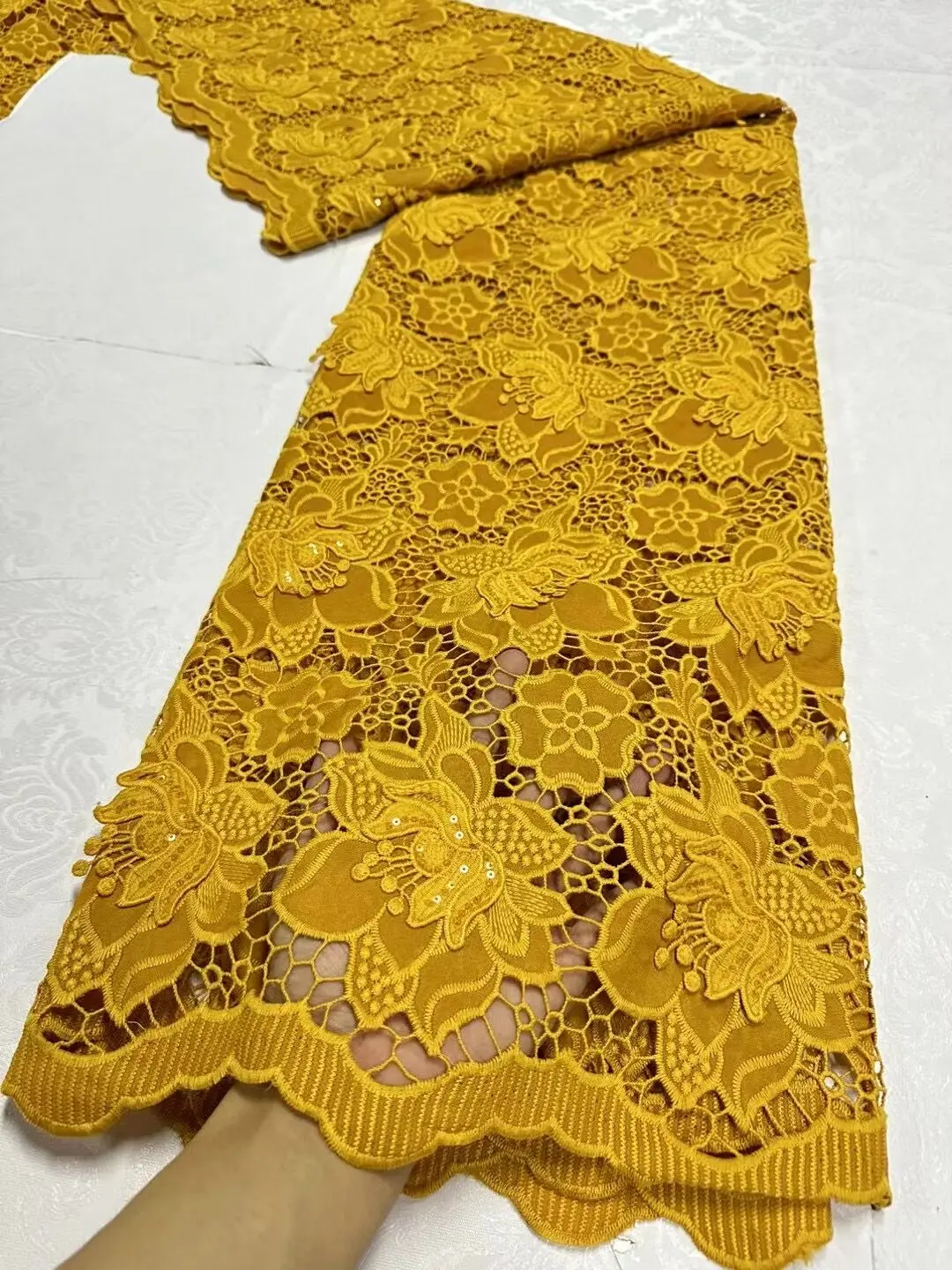 Imagem -04 - Tecido de Renda Nigeriano Africano Vestido de Casamento de Algodão Lantejoulas para Costura Bordados de Alta Qualidade Jardas Jl355 2024