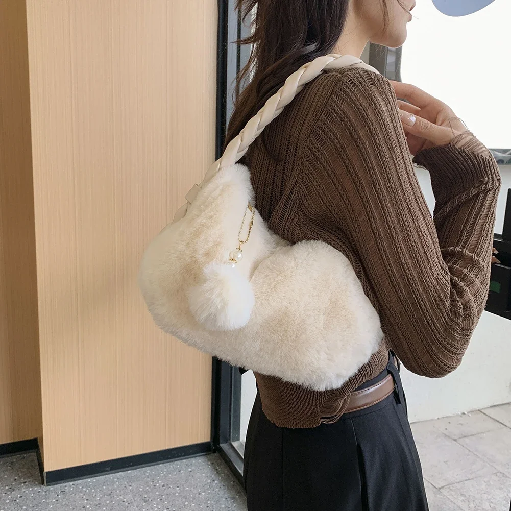 Autumn Winter Bag for Women Plush Handbags Fur Clutch Bag Purse Fluffy Shoulder Bag Luxury Designer Furry Hobos Top Handle Bag