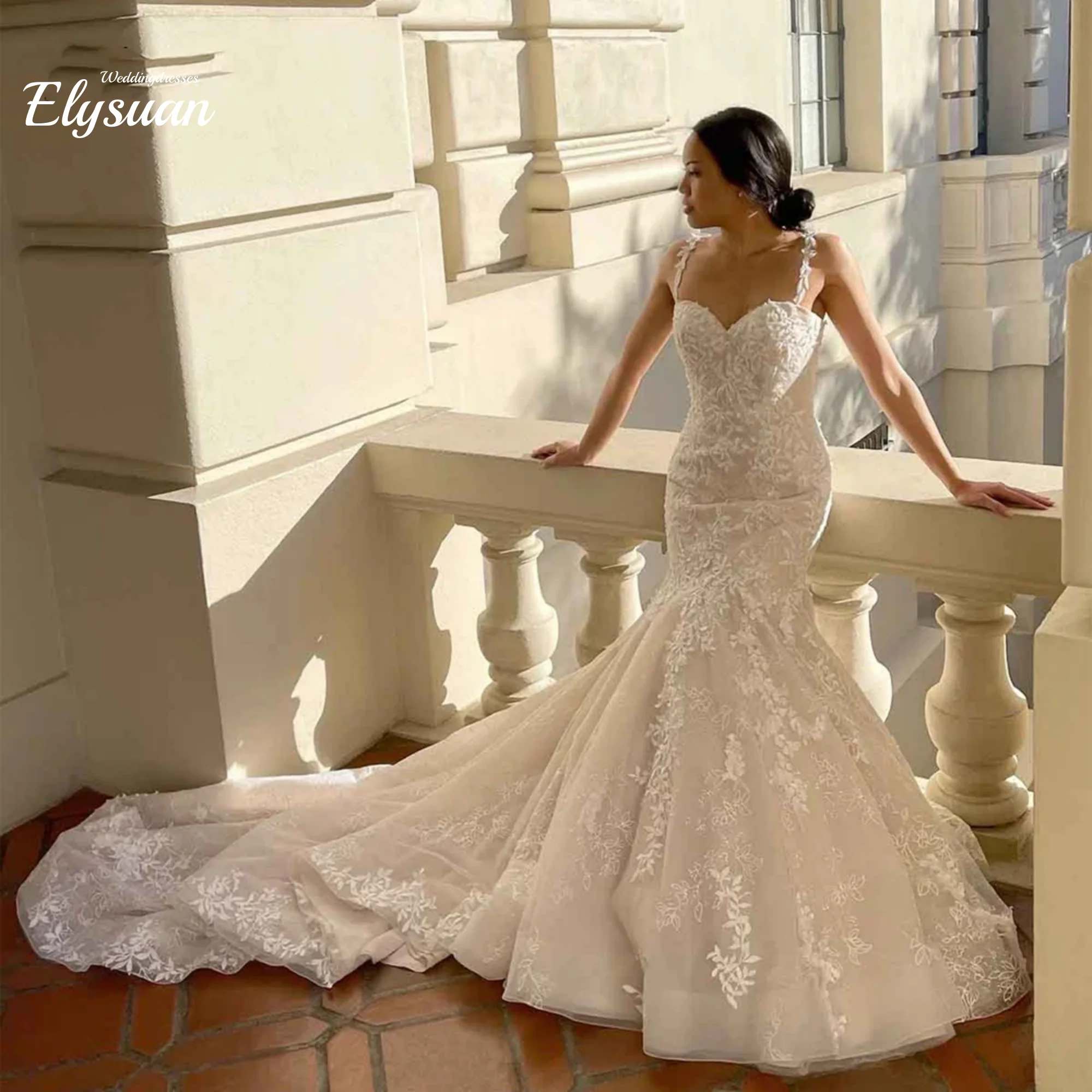 Abiti da sposa a sirena con applicazioni personalizzate senza spalline che bordano il treno della cappella in pizzo scintillante Vestido De Noiva