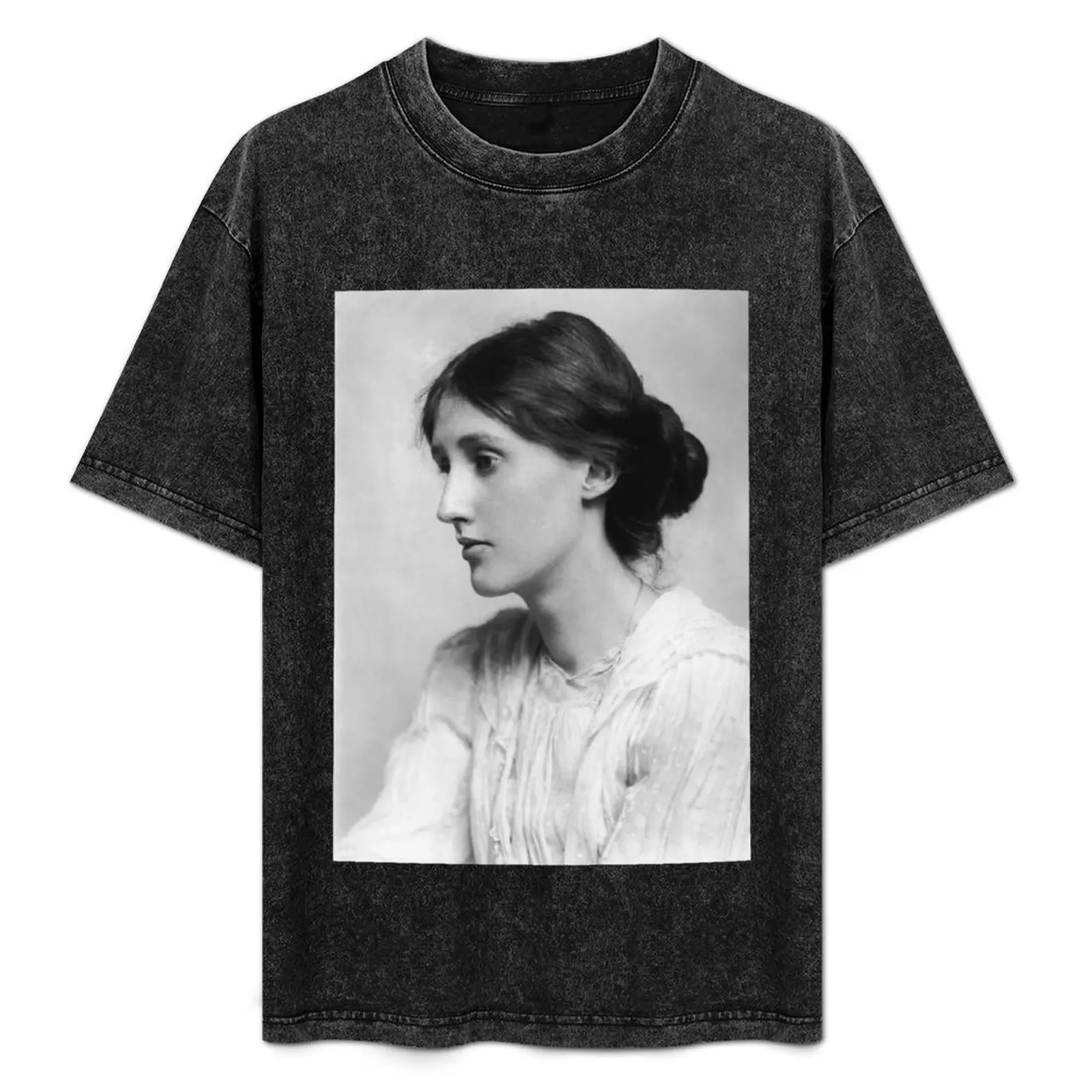 

virginia woolf (1902) T-Shirt Plus Size Lightweight Tee Shirt