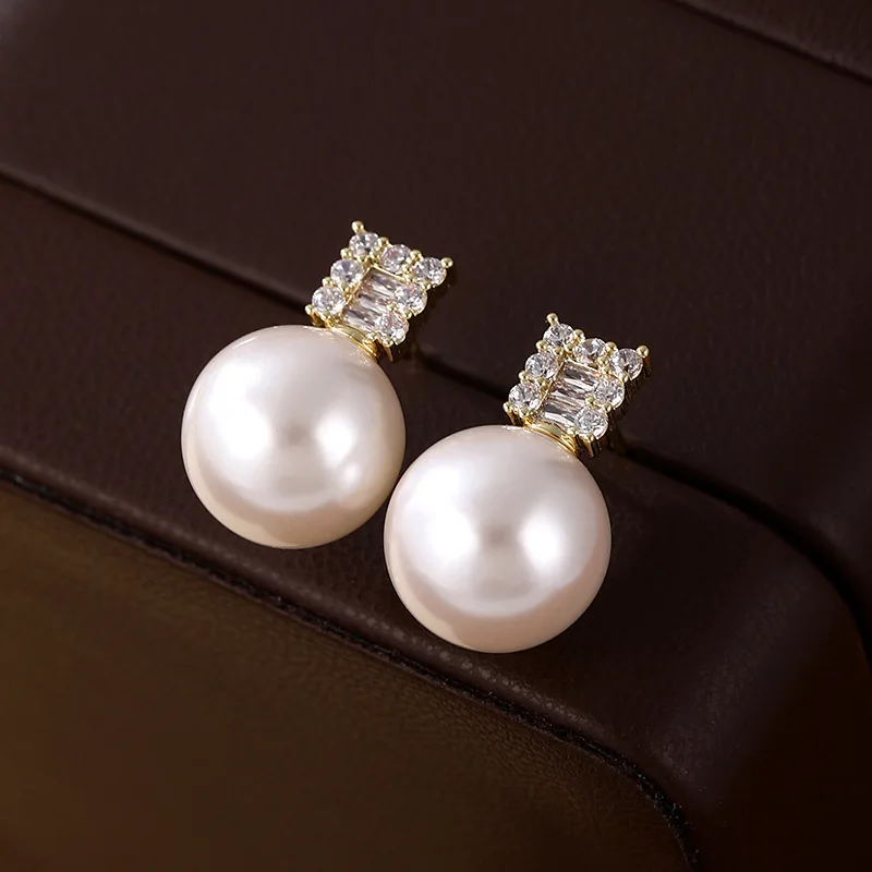 

2025 Designer Earrings Women 925 Silver Studs Dongdaemun Style Luxury Chunky Earrings Cubic Zirconia Fashion Jewelry