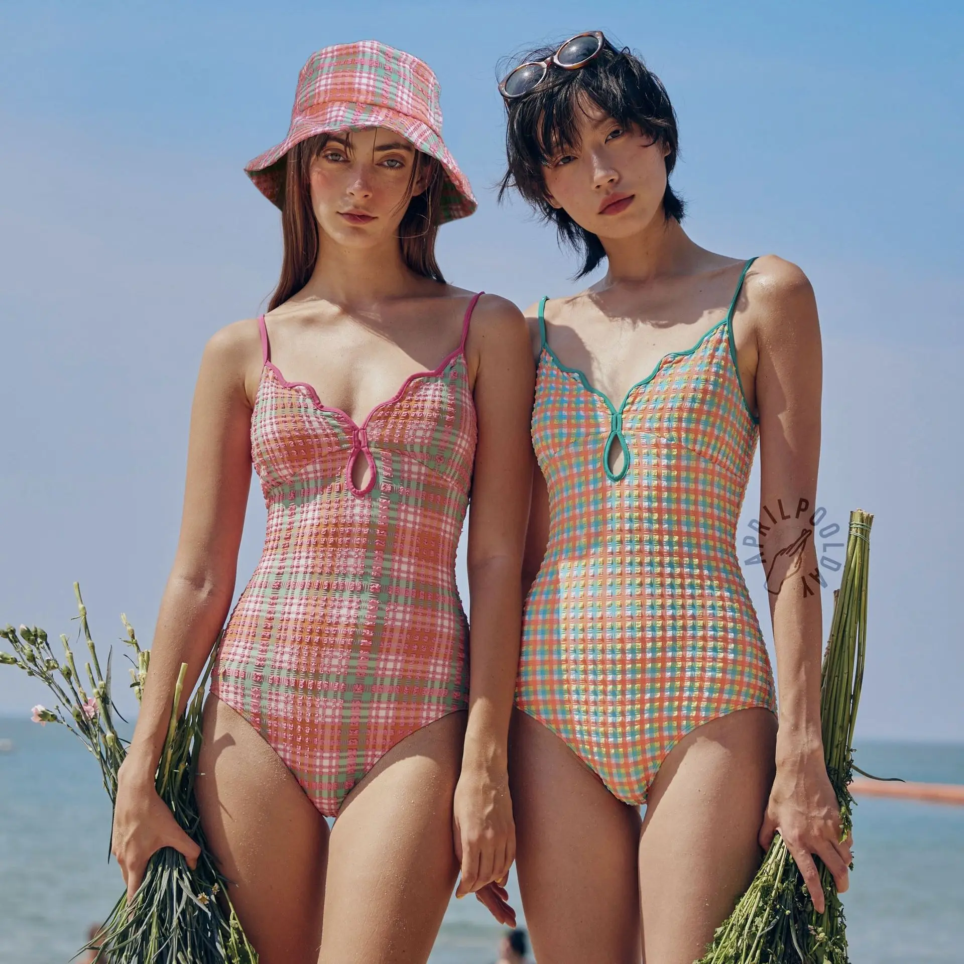 

Sweet girl little fragrance diamond lattice conservative split skirt style simple one-piece sexy backless women's swimsuit