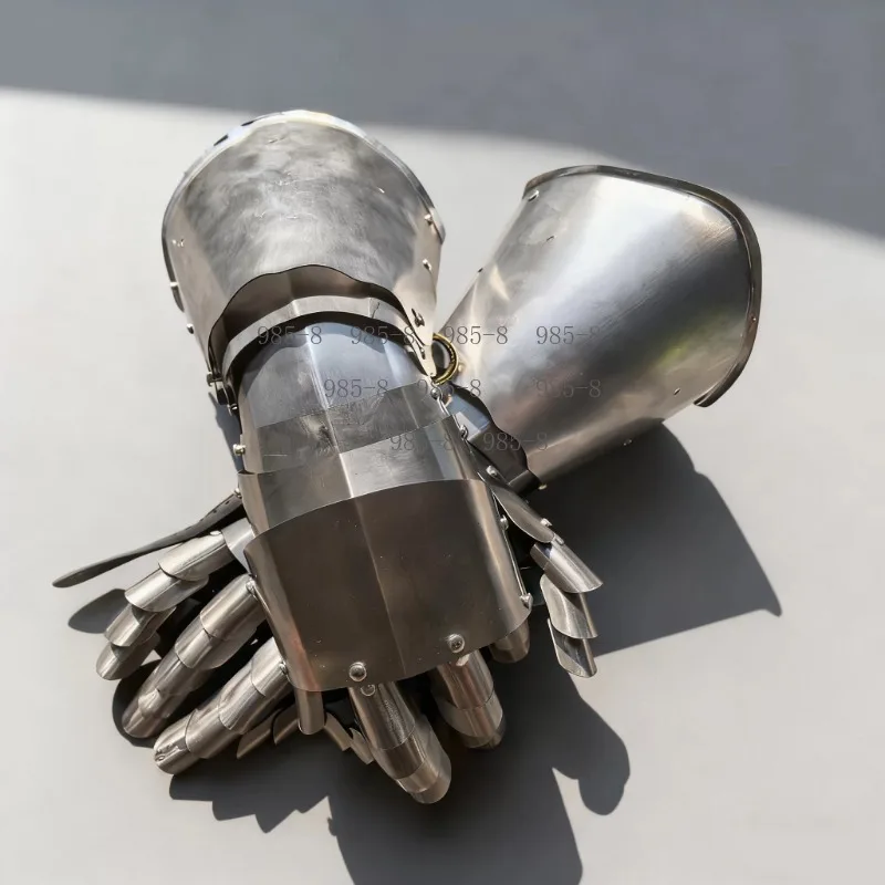 Wearable Metal Iron Gauntlets, Medieval European Gothic Knight Wrist & Finger Protective Armor Cosplay Gloves
