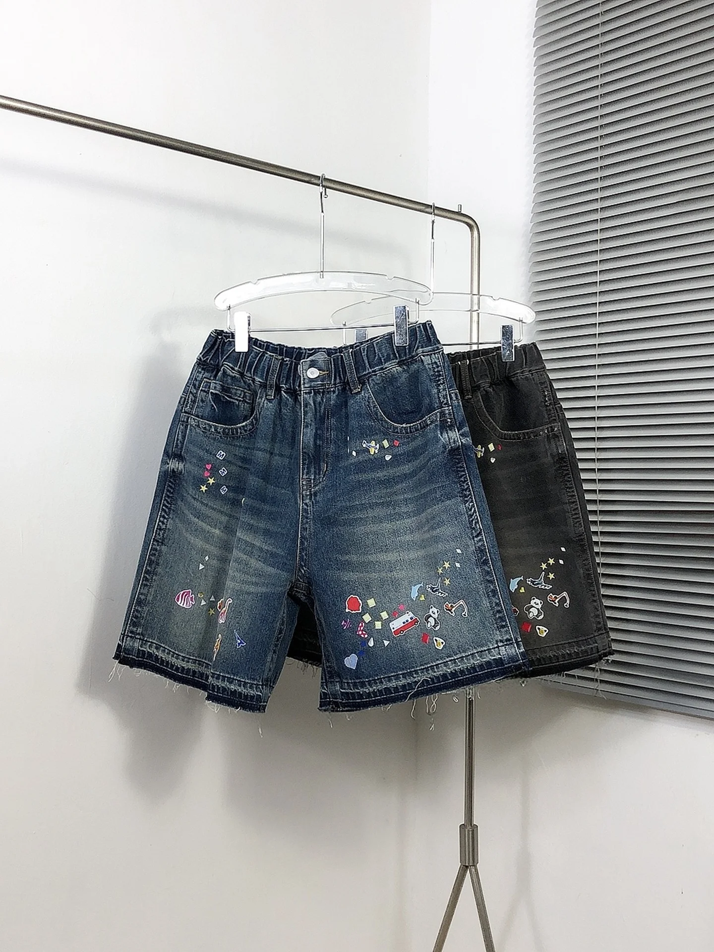 

Cute Youth Denim orts Printed Frayed Casual Pants Breathable Cotton Summer Wear Straight Leg Trousers for Young Men