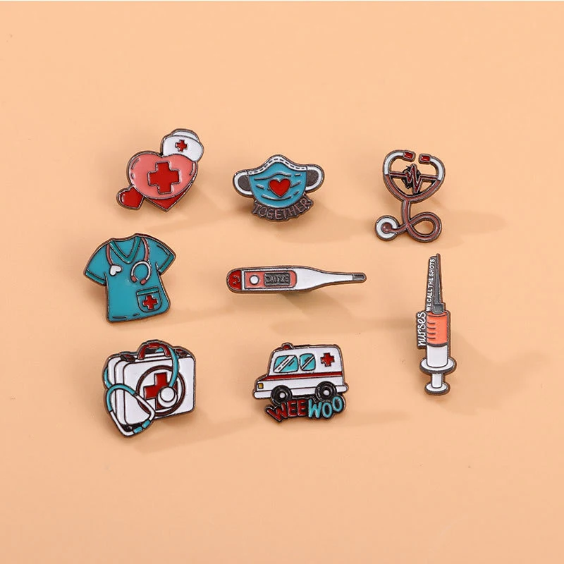 Serie médica explosiva, broche esmaltado de metal, estetoscopio, electrocardiograma, ambulancia, insignia médica