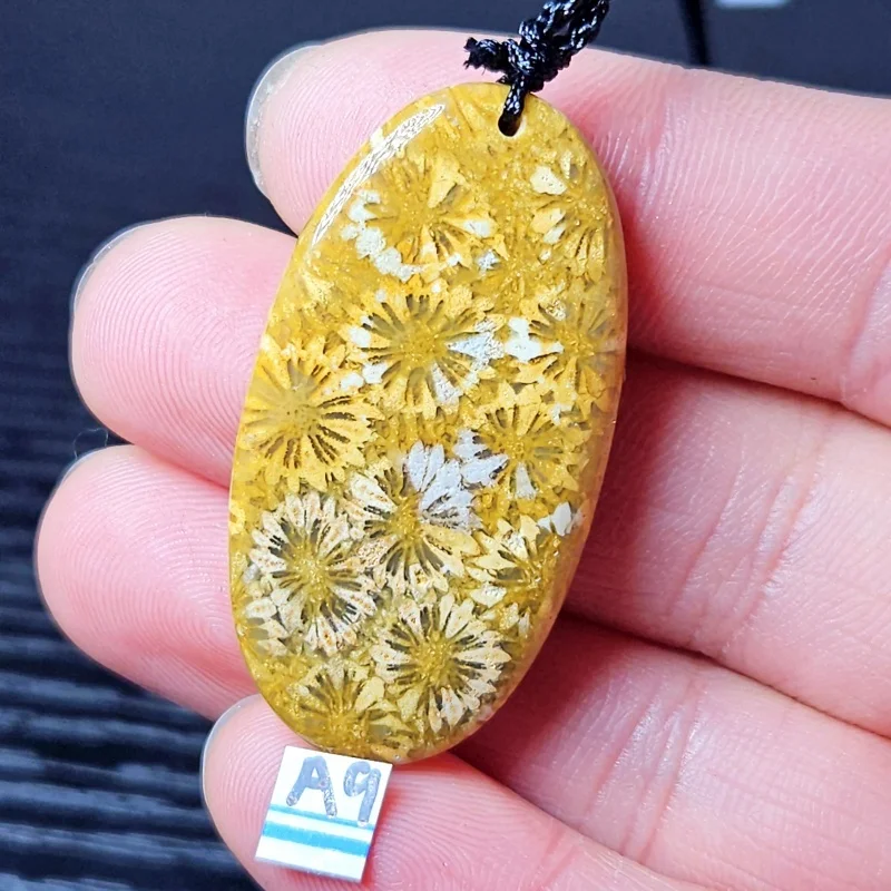 

Natural Sunflower Chrysanthemum Stone Necklace Energy Crystal Stones Reiki Healing Witchcraft Supplies Christmas Tree Home Decor