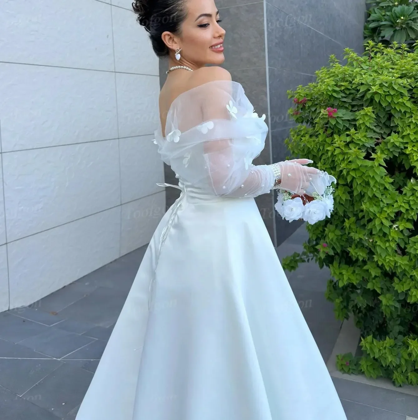 ชุดแต่งงานหรูหราแบบเปิดไหล่ประดับดอกไม้ ความยาวระดับข้อเท้า ผ้าซาตินทรงเอไลน์ สำหรับเจ้าสาว งานเลี้ยง ถ่ายภาพ ชุดเจ้าสาว