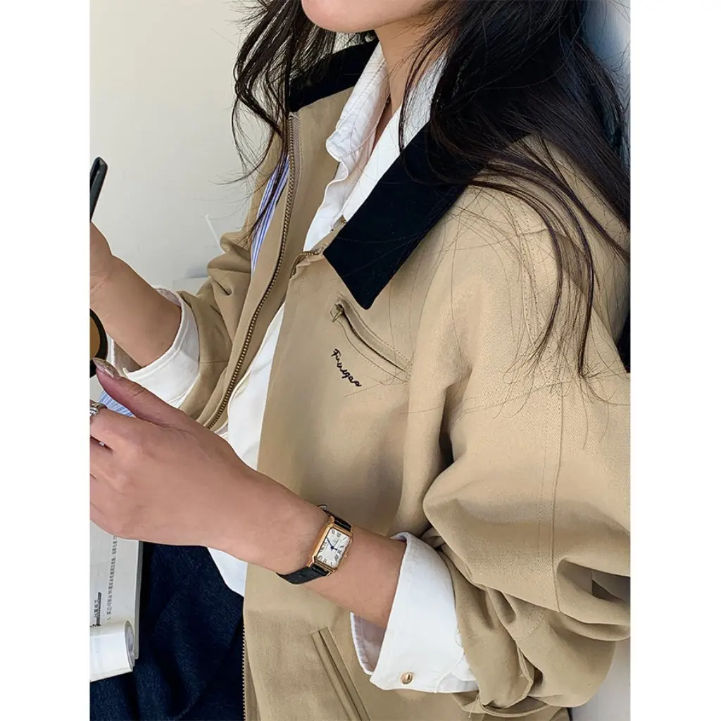 

Женская куртка с контрастными лацканами в стиле ретро, повседневная ветровка, модная ранняя осень от Guangzhou Huangyi, нишевый дизайн 510013