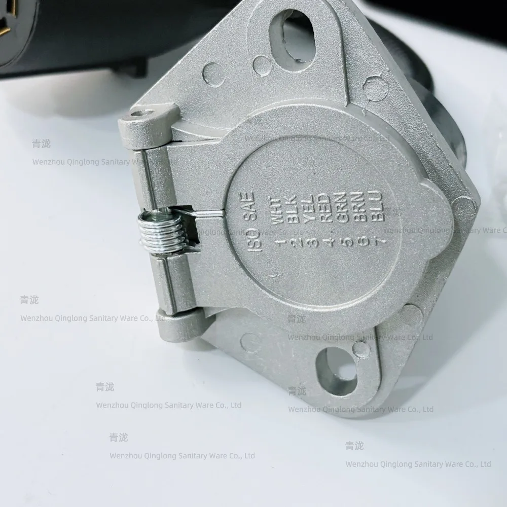 

US Type 7 Flat to 7 Round Trailer Adapter Cord for RV Semi-Trailer Socket Connector