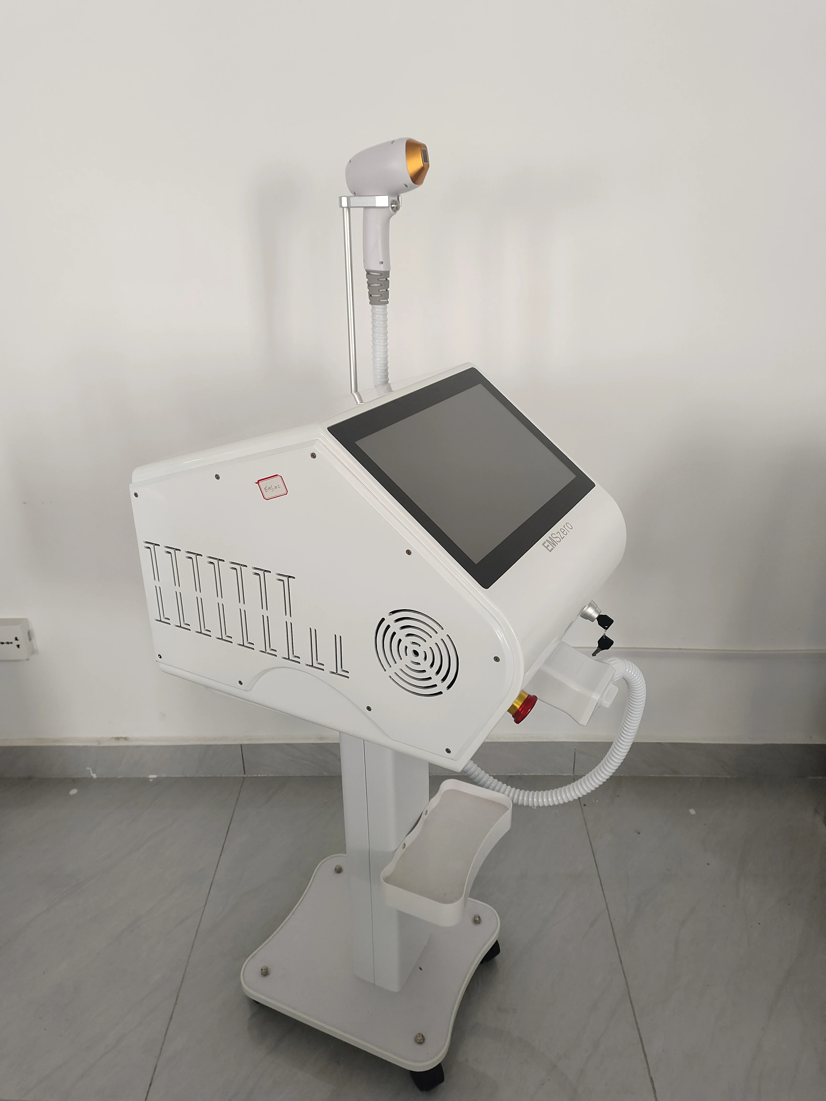 Ultimo salone di bellezza permanente portatile professionale a 3 lunghezze d'onda punto di ghiaccio indolore 808nm a diodi laser