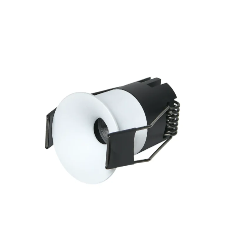 أضواء كاشفة ذات سطح منحني ذات حافة ضيقة للغاية مع فتحات صغيرة عميقة مضادة للوهج، ومصابيح جبس مدمجة بدون إطار بدون حدود