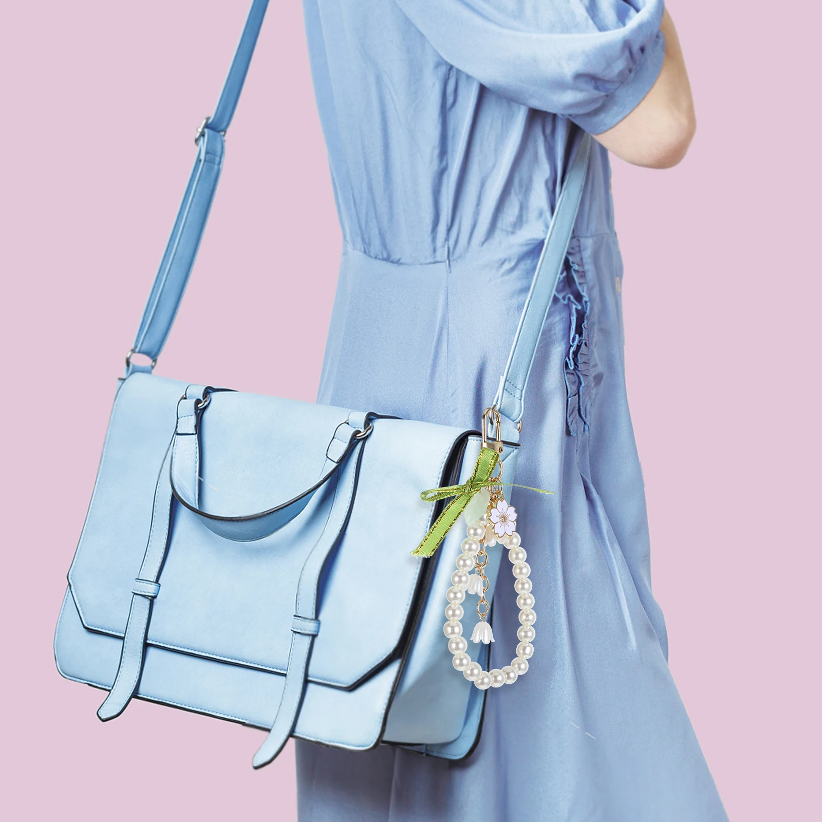 

Stainless Steel Flower Pendant Keychain Fake Pearl Charm Decorative Key Ring For Women Wristlet Bag Hanging Ornament Car Key