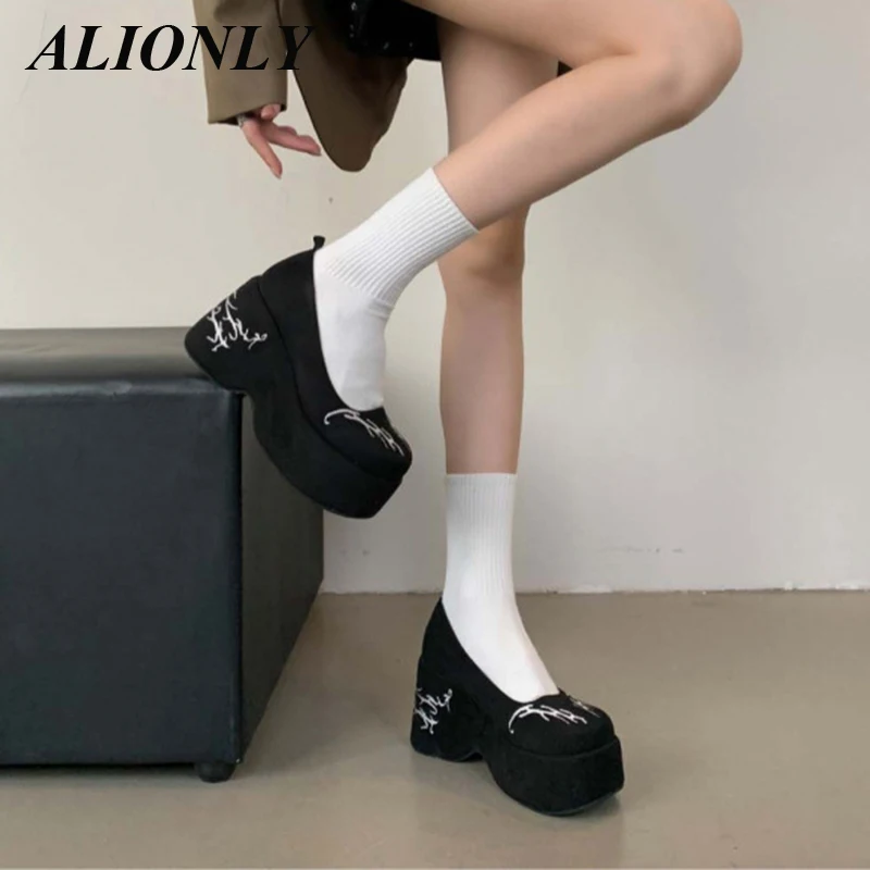 Alionly 2024 New Dark Round Head Sponge Cake Thick soled High Heels Academy Single Shoes Belt Buckle Women's Shoes