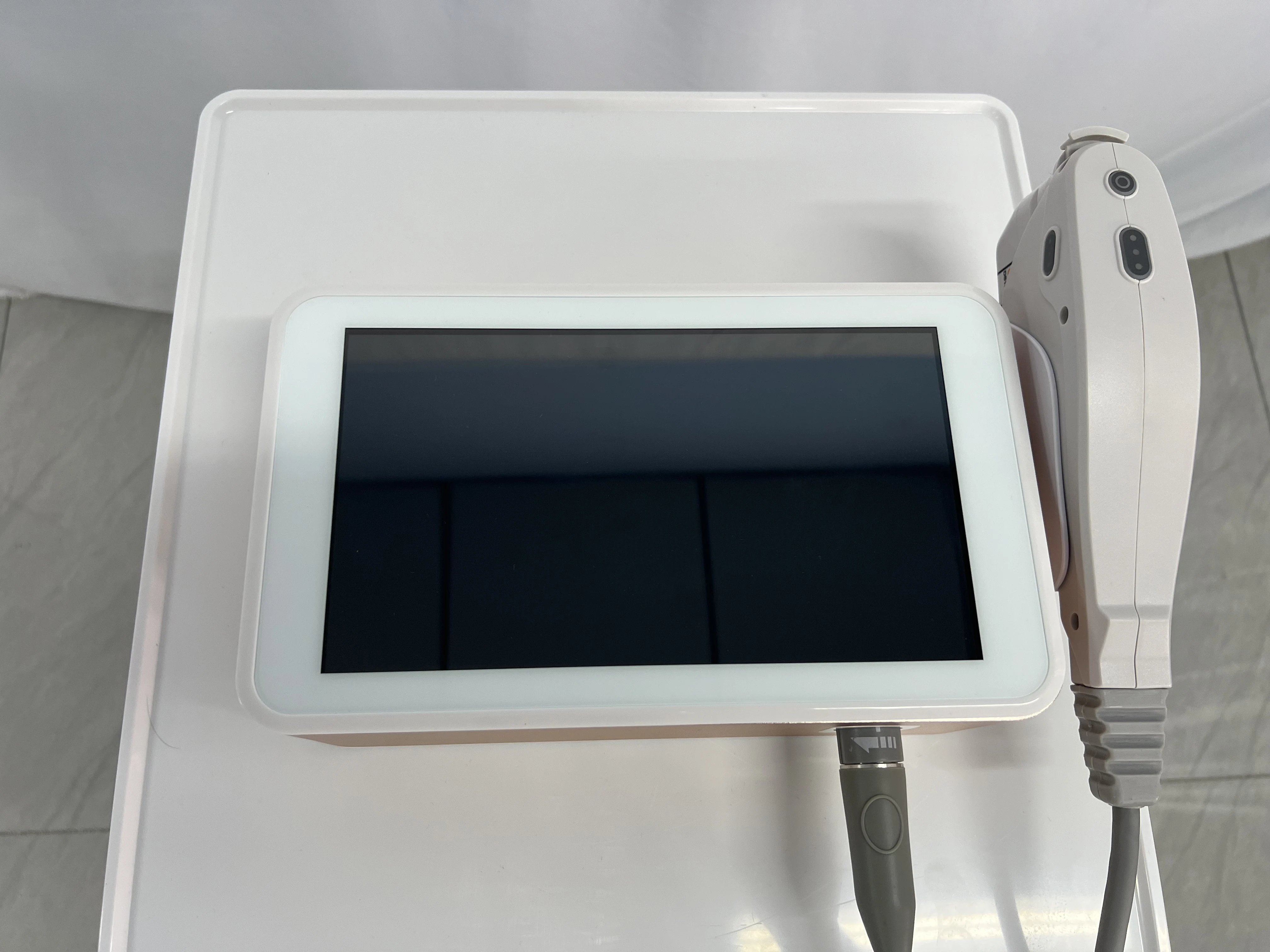 

Professional 7D HIFU Beauty Machine with Multi Depth Treatment Heads for Facial Firming and Body Contouring