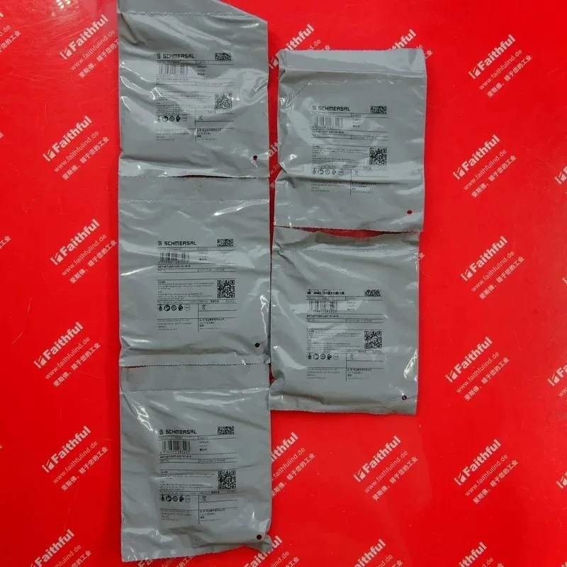2026 Hot Item Schmersal 101144416 New safety switch latch AZM 161-B1E