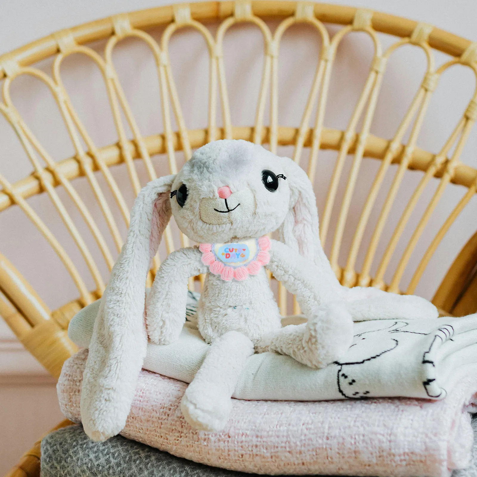 1Set Knitted Bib and Flower Headband Reusable Stuffed Animal Bear Accessories for Figures Baby Girls