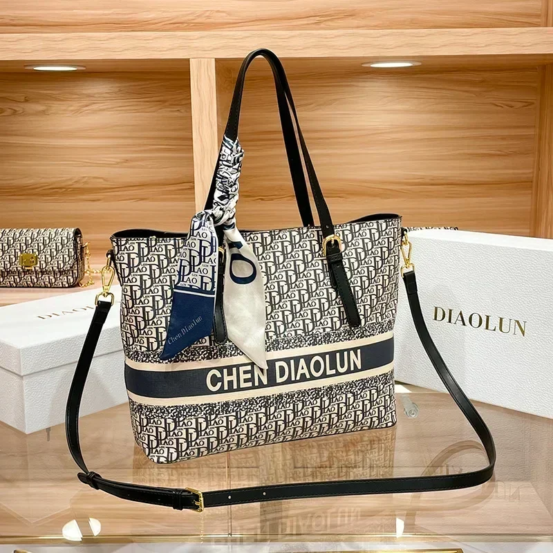 Famous Designer Luxury Brand Embroidery Shoulder Messenger Bags Large Capacity Casual Totes High Quality Women Purse and Handbag