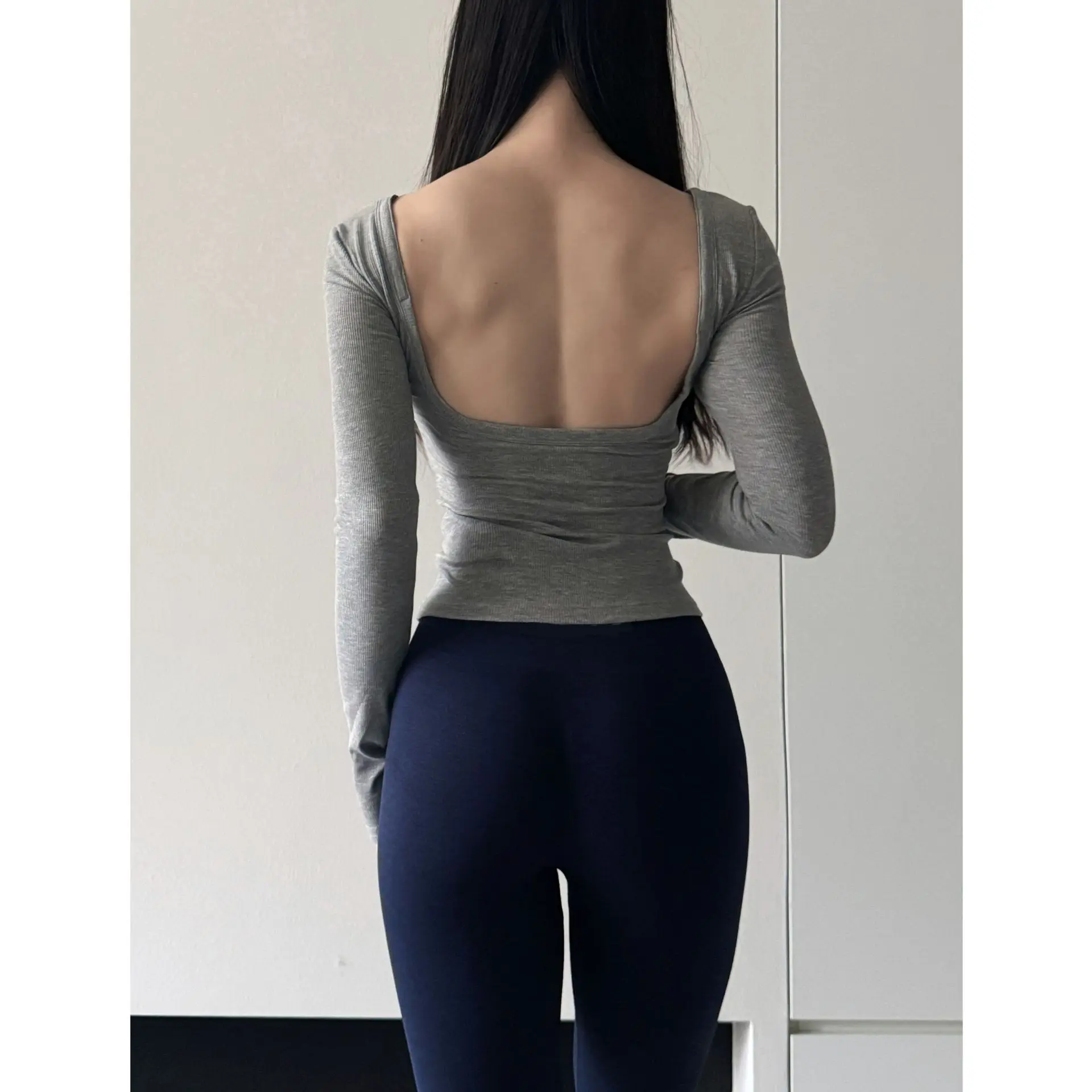 

Crop Top Women's Long Sleeve Yoga Tops With Bra Backless Slim Fit Sports Shirts Padded Crop Tops For Workout Fitness Daily Wear