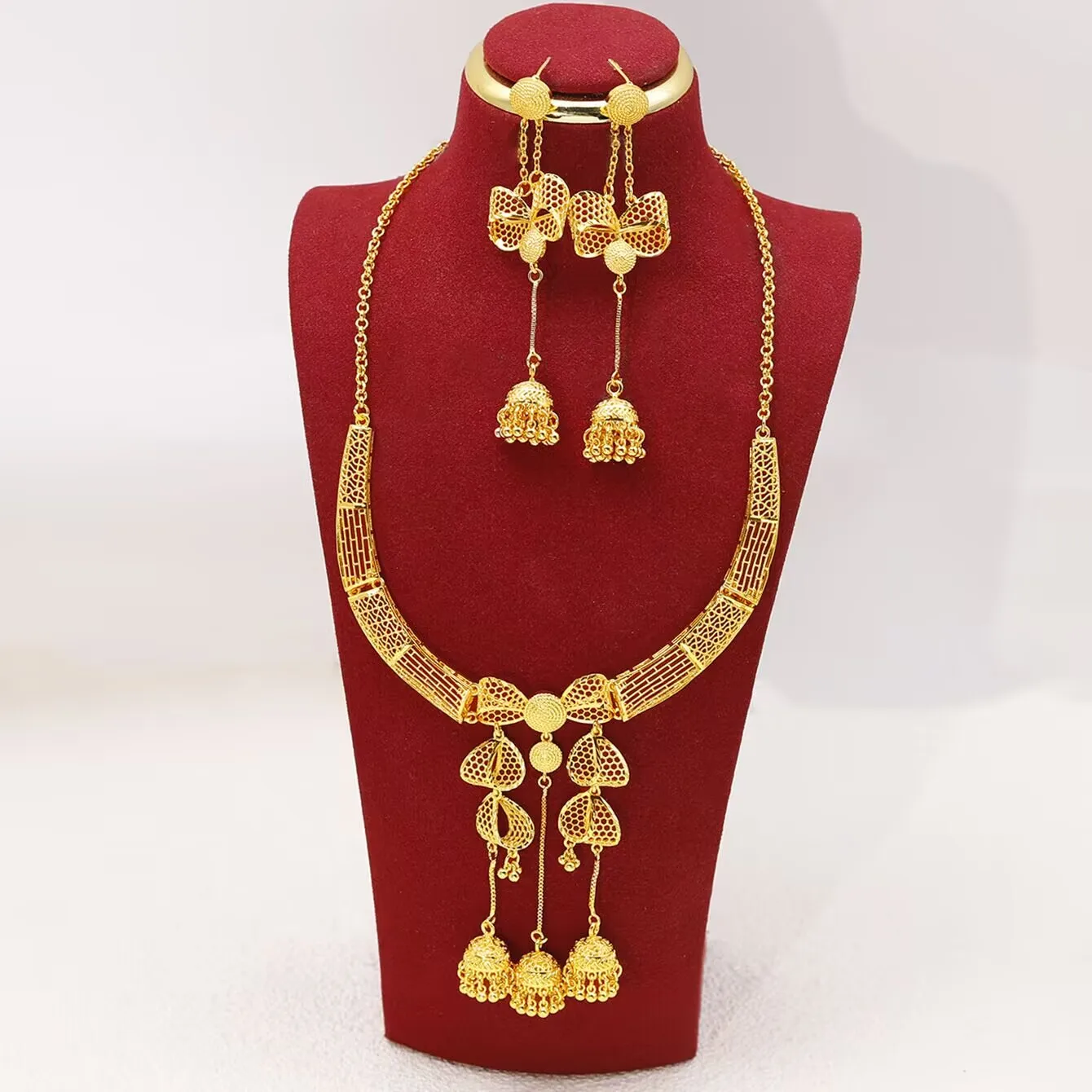 

Dubai US UK France New Gold Plated Alloy Necklace Earrings Wedding Party Anniversary Jewelry Gift Set for Lover YY10694