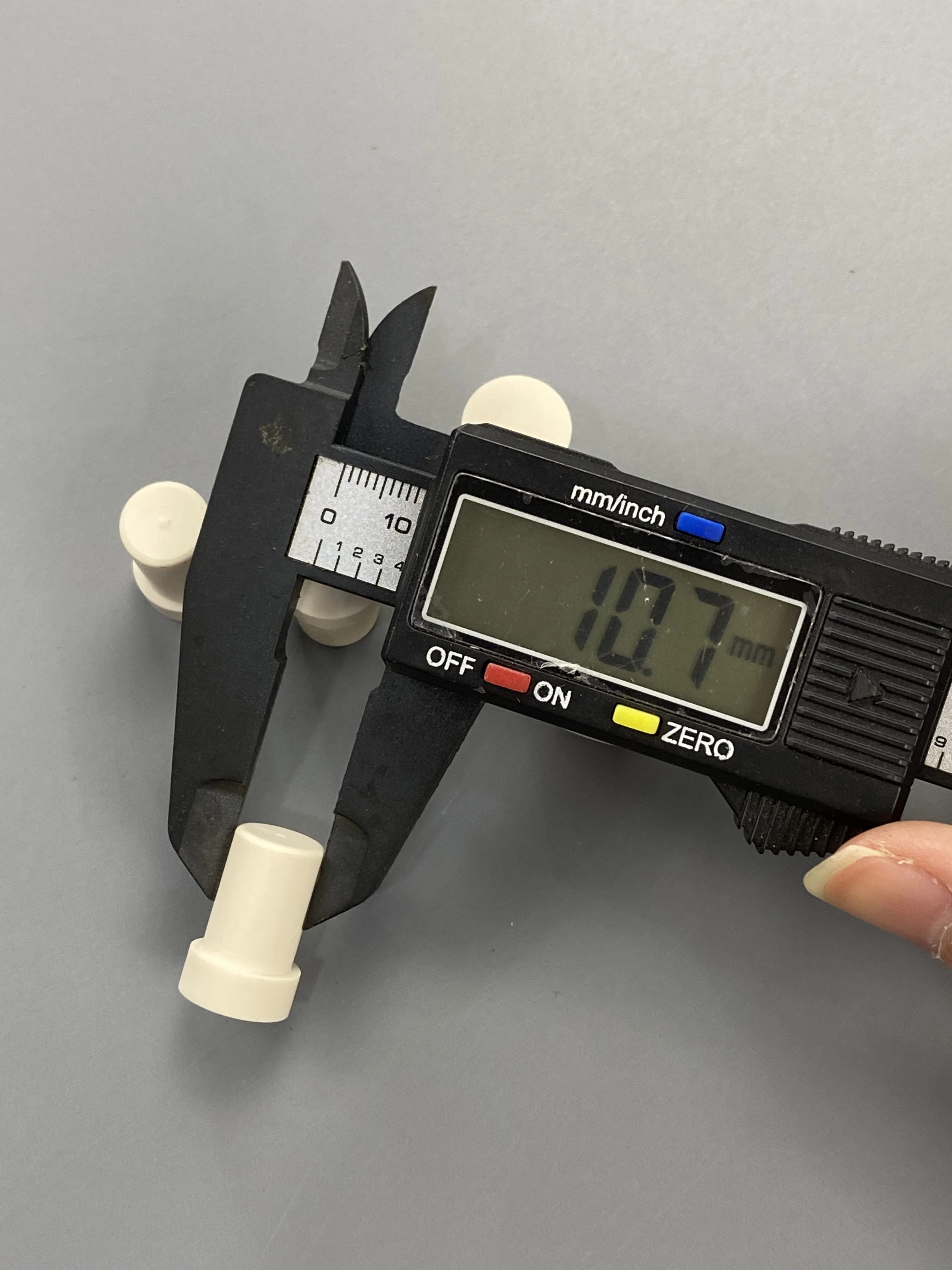 ملحقات البلياردو بركة عمود الكربون جديلة الطويق 13.3 مللي متر الأبيض جمعة الطويق OD13.3mm * ID10.7mm * L20mm لعصا جديلة الكربون