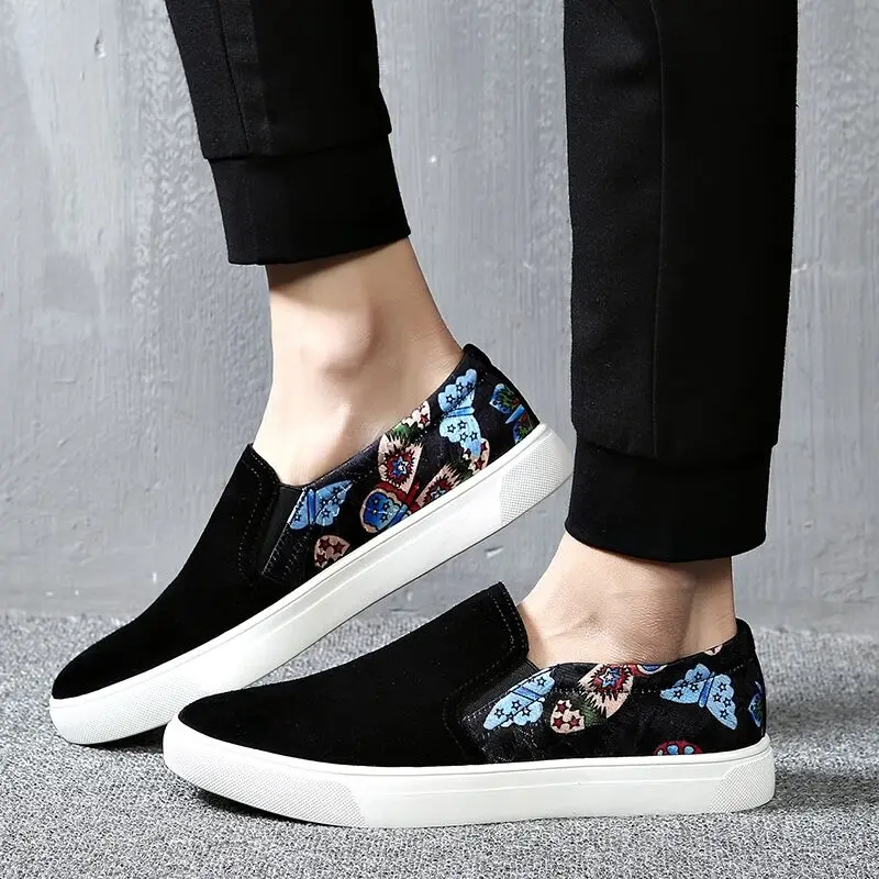 

New Fashion Black Suede Shoes Men Butterfly Print Loafers Italy Style Slip On Sneakers Men's Flats Casual Shoes