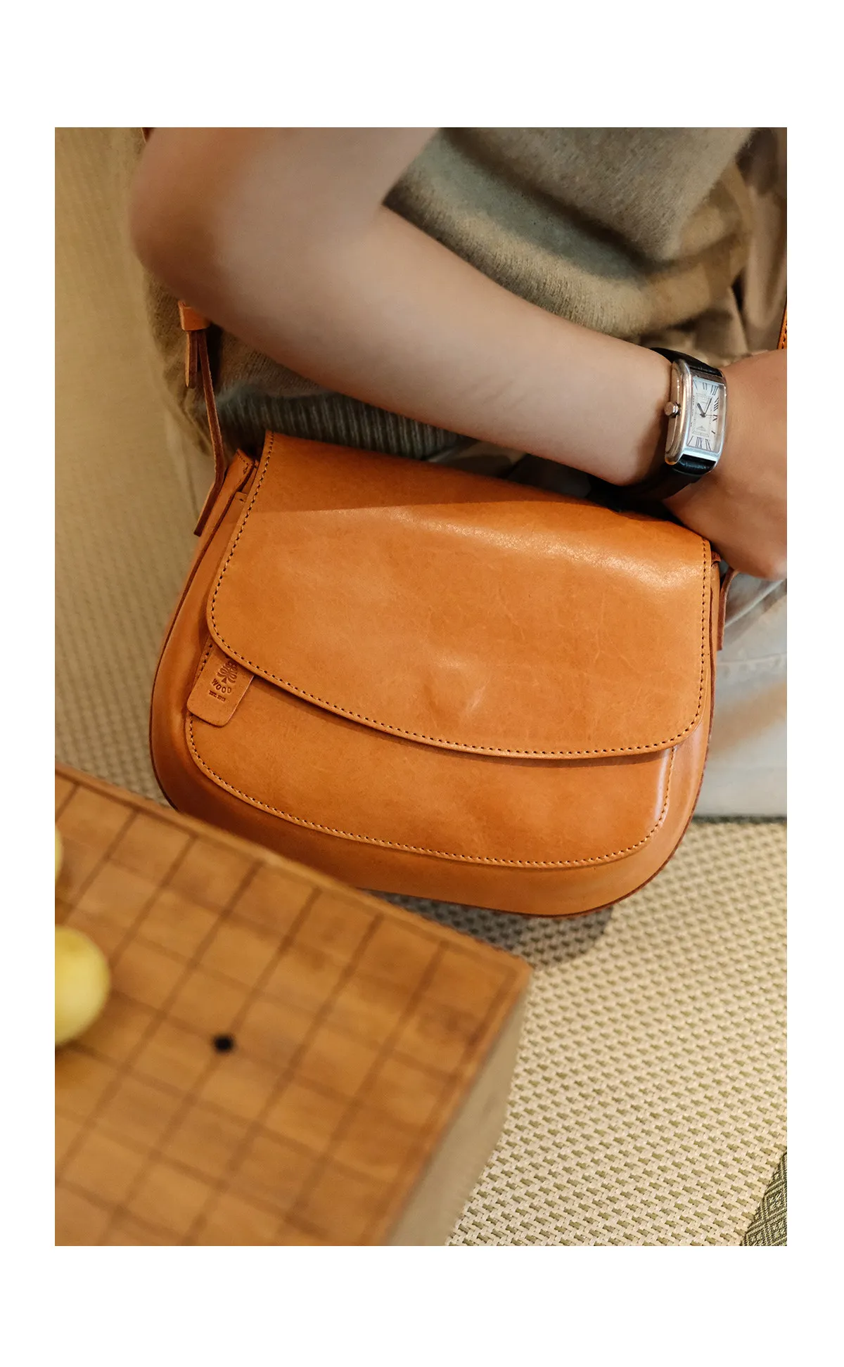 Vintage Designer Handgefertigte Grüne Umhängetasche aus Pflanzlich Gegerbtem Rindsleder für Damen, Luxuriöse Echte Leder-Schultertasche für Outdoor-Reisen – Detail 7