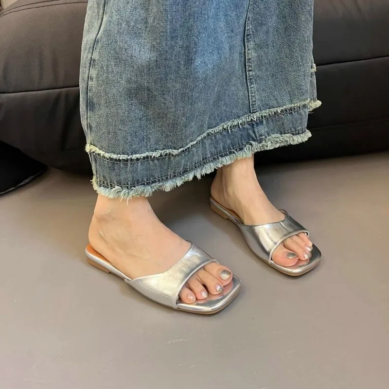 2024 Summer Simple Temperament Seaside Beach Sandals Senior Sense Flat Shallow Mouth Fashion Outside To Wear Women's Slippers