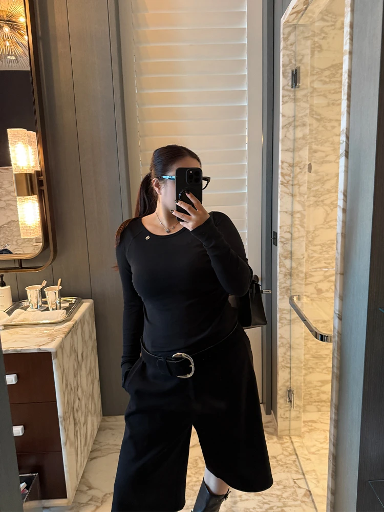 

Эластичная футболка, приятная для кожи, облегающего кроя, с открытыми плечами, повседневная, тонкая, подходит для женщин больших размеров.