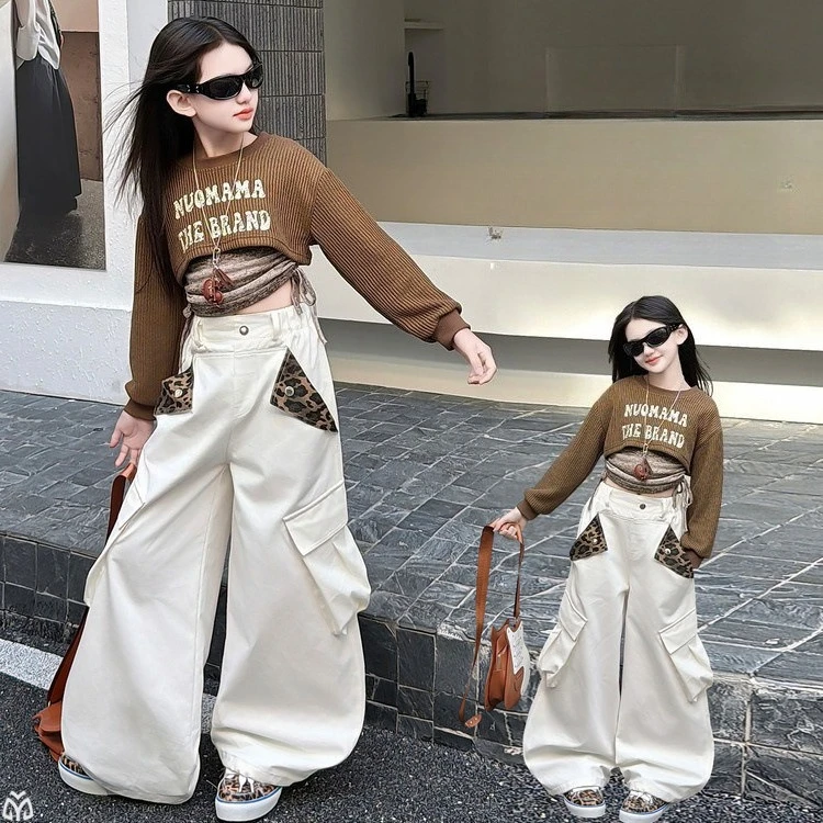 

Комплект одежды для девочек: укороченный топ с надписями в стиле хип-хоп и леопардовые брюки карго, костюм для уличных танцев K-pop, детская уличная одежда для девочек