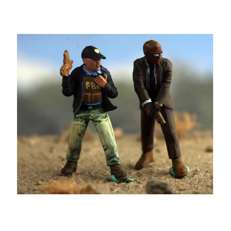 

Масштабная модель 1:72 из смолы: 2 фигурки федеральных агентов США для сцен с танками и вертолетами. Коллекционные декоративные подарки для демонстрации.