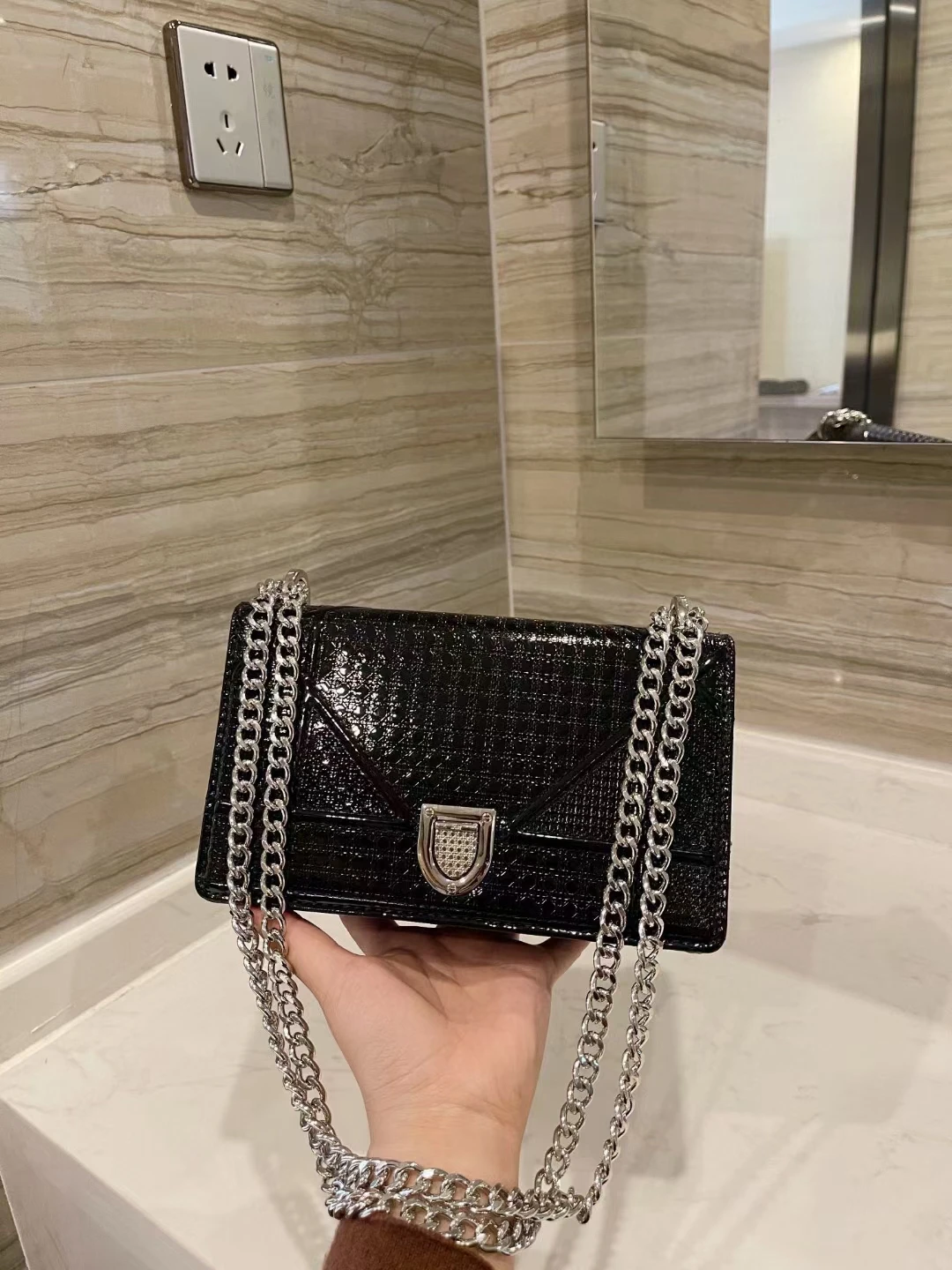 2023 women\'s Bag Luxury Designer Shield Bag Fashion Lacquer Leather Bag Lady Shoulder Bag Messenger Bag Female Small Square Bag