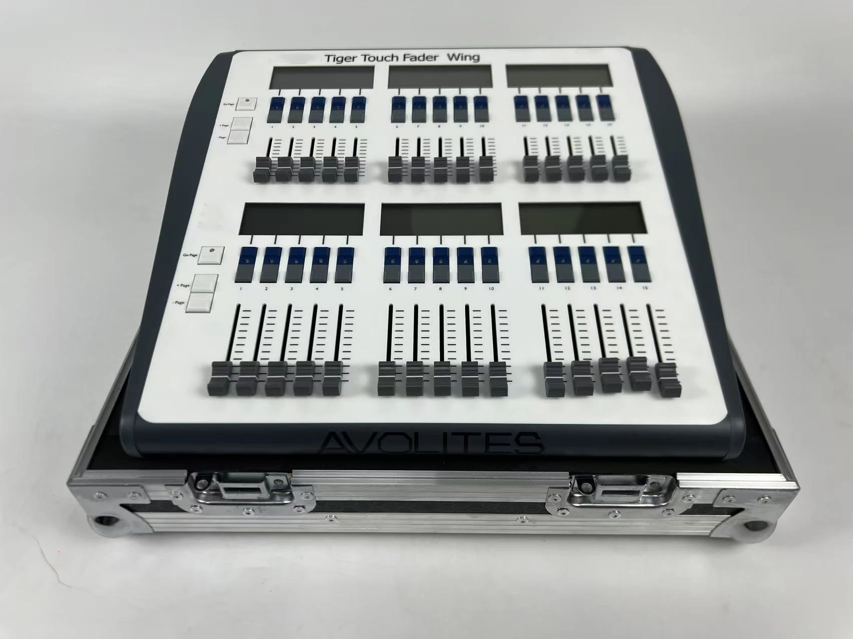 Controller Professionale per Illuminazione DMX512 con Fader Wing Tiger Touch