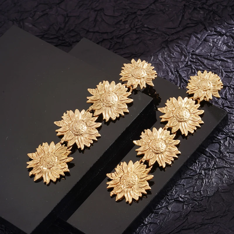 

Earrings None Fashion Metal Vintage Shandong Flower Dangle Earrings Woman Accesories Special Counter