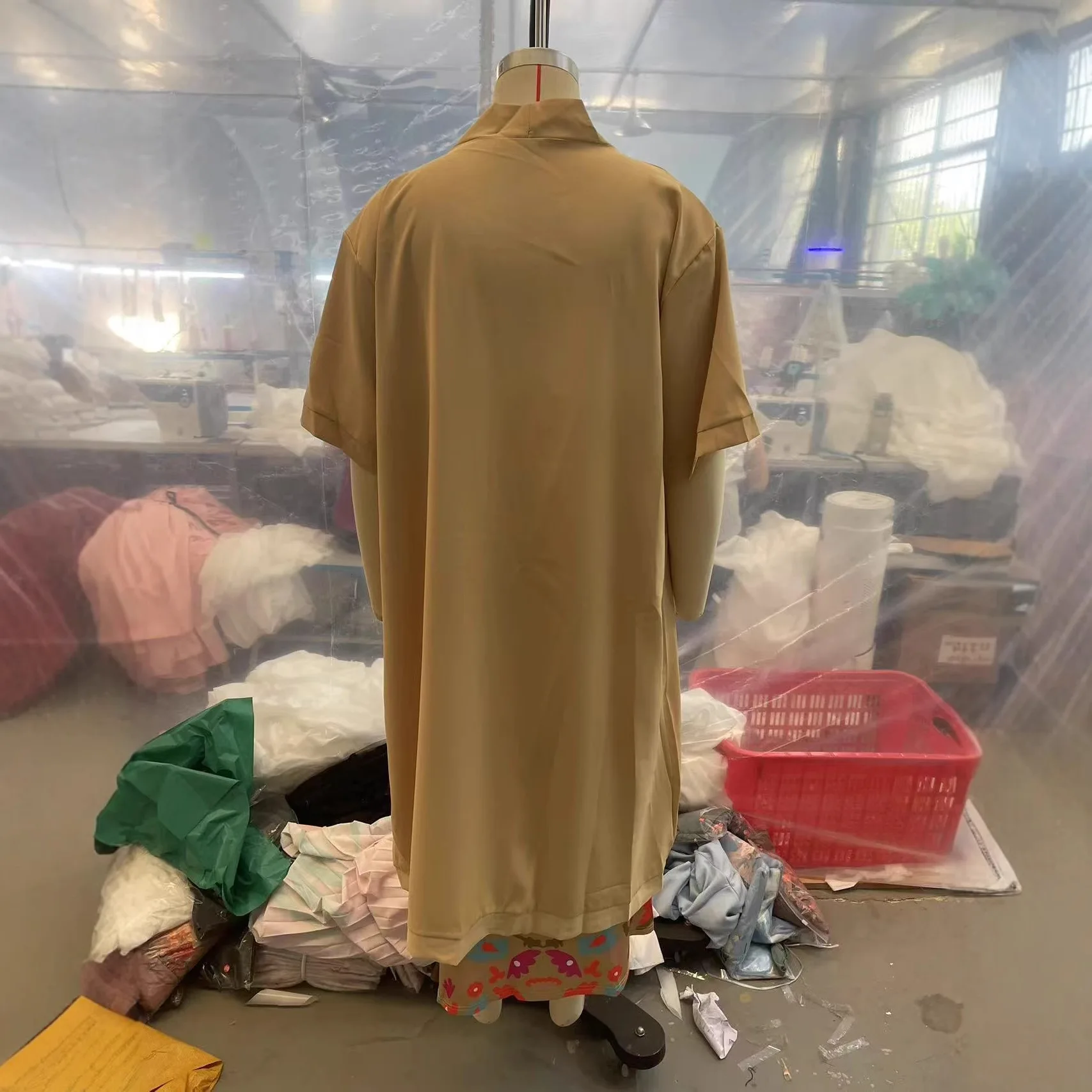 Sukienka damska z nadrukiem cyfrowym, okrągły dekolt, długa sukienka na ramiączkach + kardigan chroniący przed słońcem, 2025