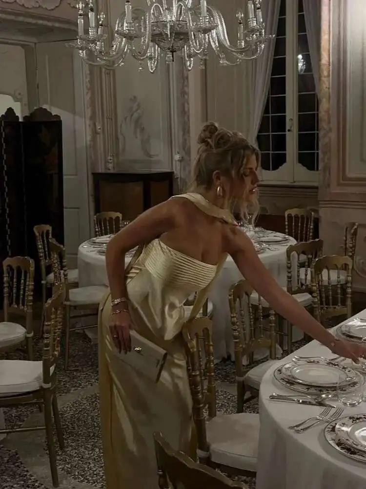 فستان ماكسي أنيق بدون حمالات بدون ظهر للنساء موضة مع وشاح من الساتان المرقعة مطوي رداء طويل 2025 ملابس حفلات الشارع الجديدة