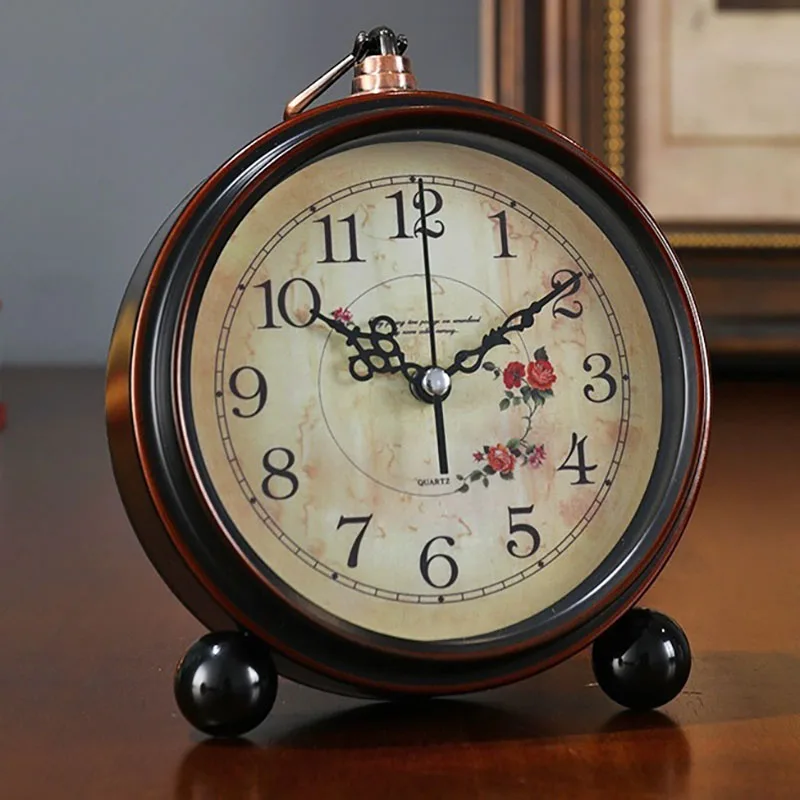 Vintage Small Alarm Clock European Style Silent Pendulum Clocks Quartz Movement Home Living Room Bedroom Display Ornament Gift