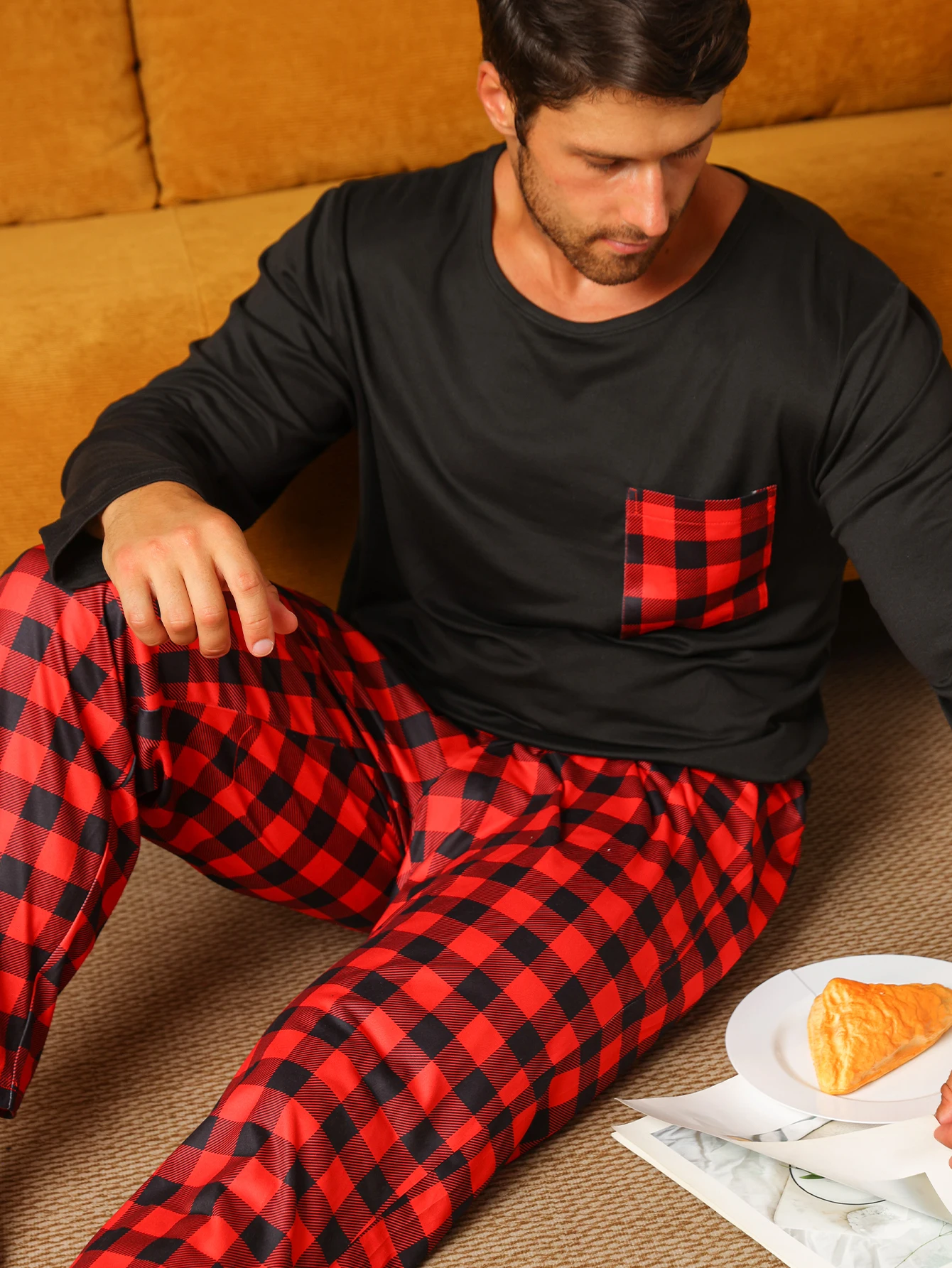 Two piece sets men\'s pajamas autumn and winter long sleeved pants checkered sleepwear set