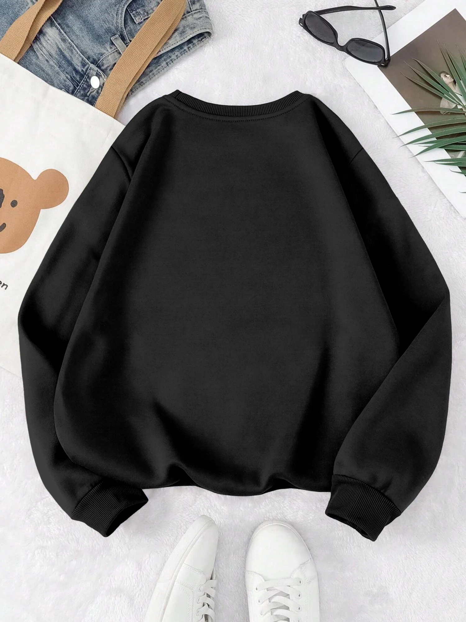 Bonbonfarbener, einfarbiger Langarmpullover aus weichem und hautfreundlichem Stoff, ein modisches Must-Have für alle Jahreszeiten