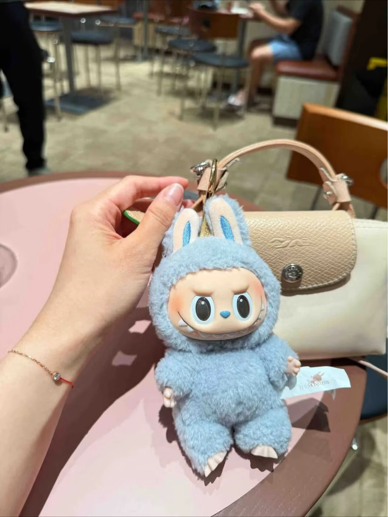 2025 Ledakan Besar Kualitas Tinggi Tiga Generasi Seri Wajah Vinil Liontin Gantungan Kunci Hadiah Kejutan Aneh