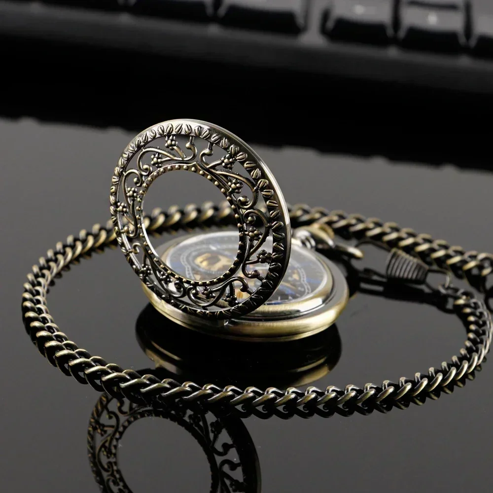 Elegant Retro Bronze Pocket Watch Hollow Flowers Design Roman Numerals Dial Manual Mechanical Pocket Clock Anniversary Gift