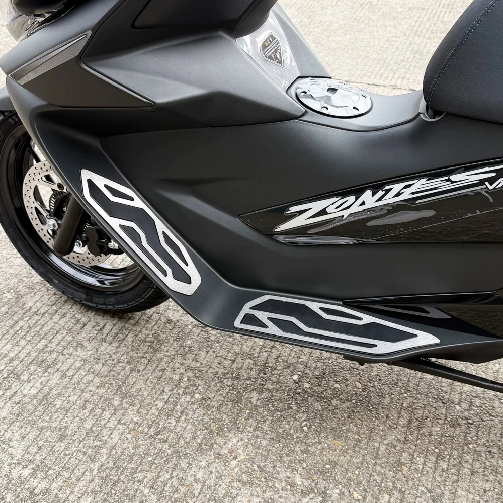 Stainless Steel Footboard for ZONTES 125V Scooter – Wear-Resistant, Non-Slip, Brushed Finish – Non-Destructive Installation