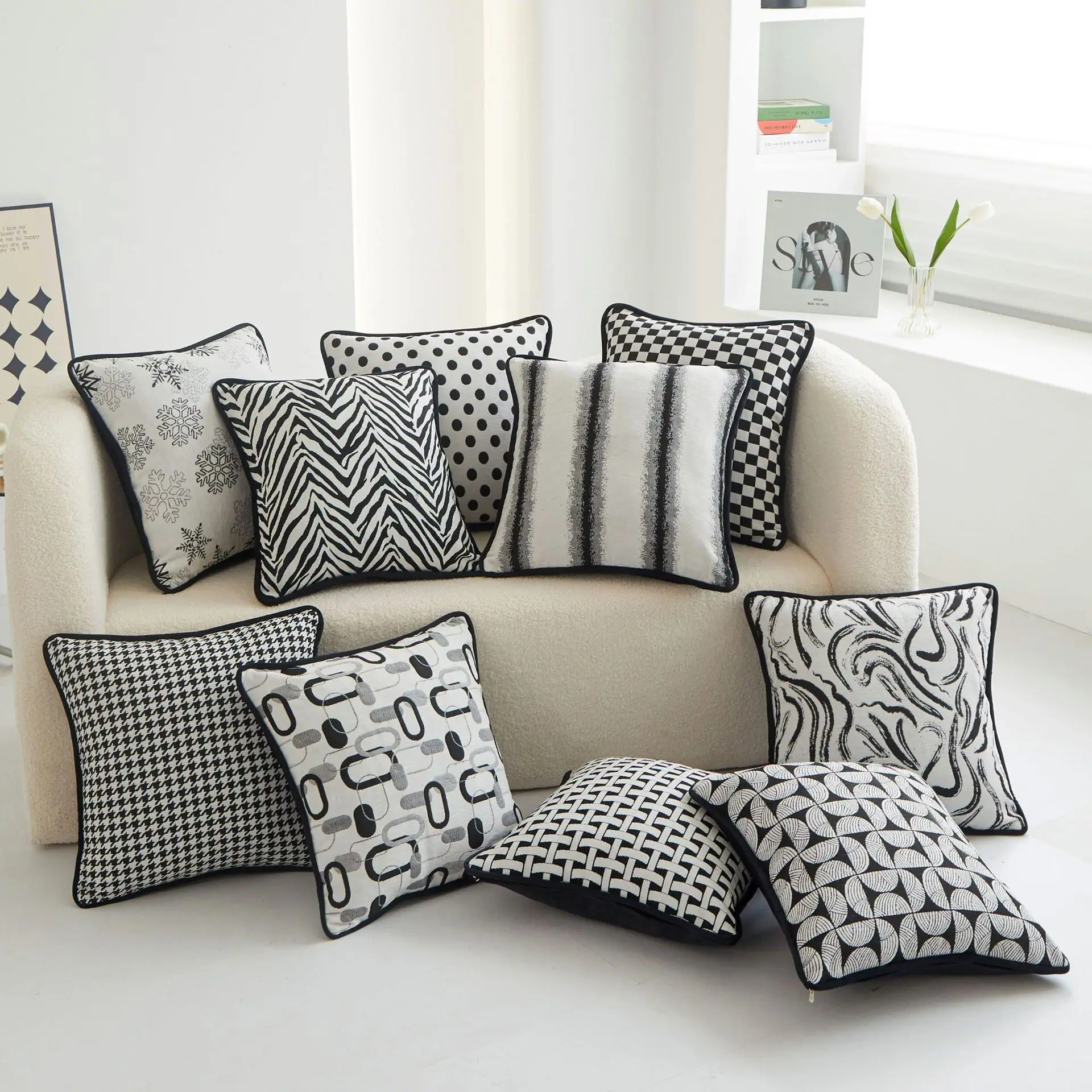 

Home Bed Decoration Backrest Soft Cushion Light Luxury High-End Sofa Pillow dakimakura decor pillows