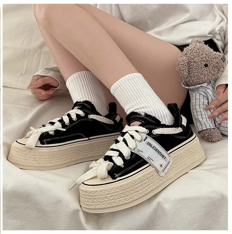 Spring Frayed Old Canvas Sneaker Women\'s Autumn Vulcanized Shoes Girls Stacked Med Heel Trainers Woman Tassel Platform Sneakers