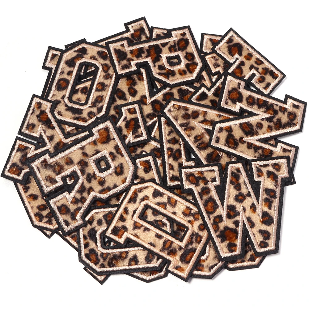 3/26 Stück A-Z Englische Alphabetbuchstaben Abzeichen Patches Leopardenmuster Applikation Stickerei Aufbügelbare Aufkleber für DIY Kleidung Hut Dekoration – Detail 6