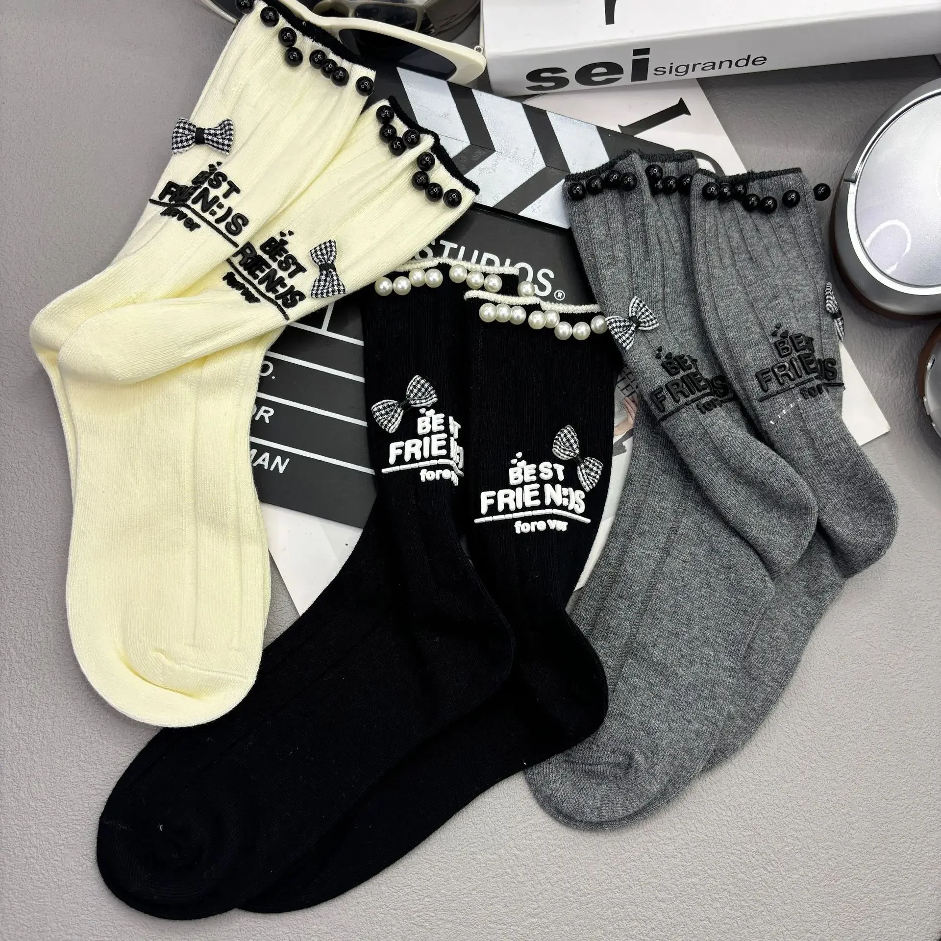 Jewelry Socks Women's 2024 Autumn and Winter New Products Heavy Industry Heel Beads Silicone Letter Bow Niche Tube Socks