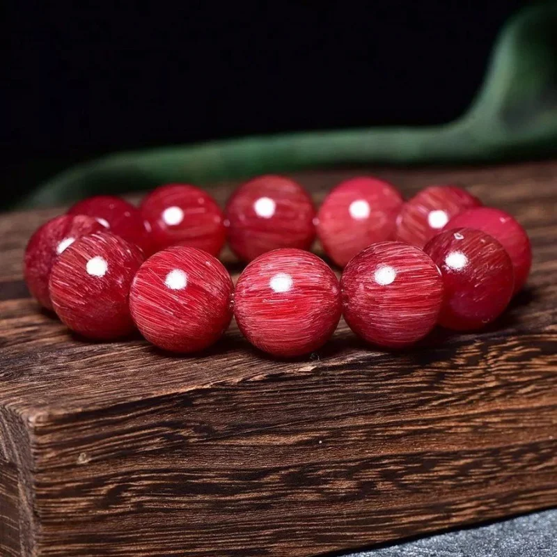 High-end horn bracelet made of premium red material, with clearly visible fish-egg and bamboo thread pattern, suitable f