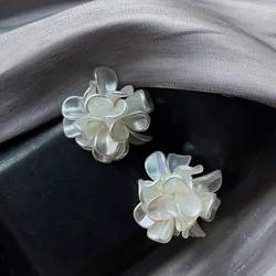 Trending Resin White Flower Stud Earring Fashion Party Korean Weave Statement Earrings Jewelry For Woman Gifts 2023 New