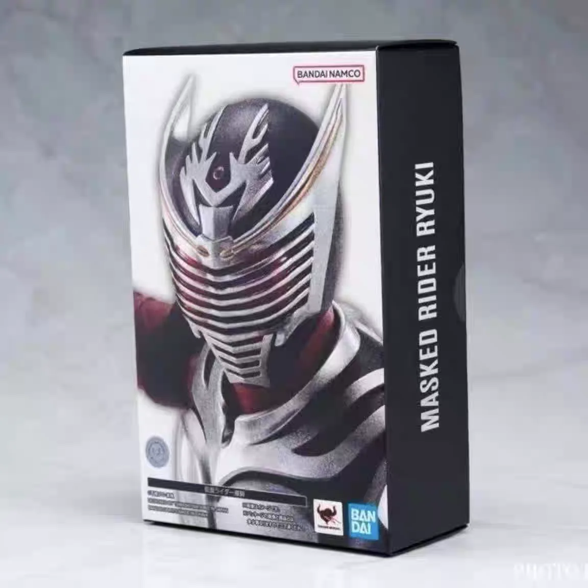 

Фигурка Bandai S.H.Figuarts Shinkocchou Seihou Kamen Rider Ryuki — японская версия, новая и в наличии, коллекционная модель аниме