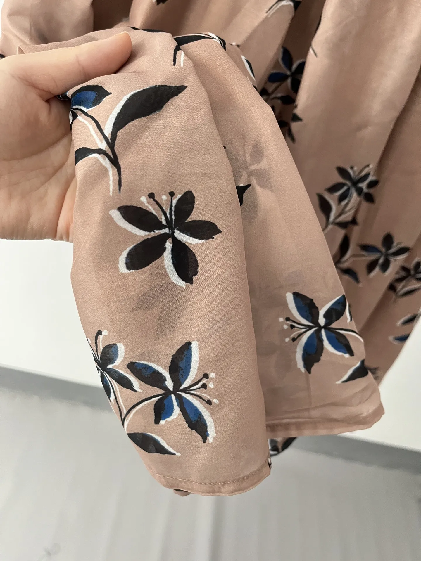 Damska letnia nowa plisowana spódnica o kroju A z elastyczną talią 030-0815