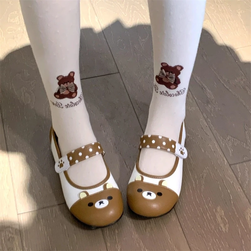 

Весенняя коллекция 2024, обувь для девочек Rilakkuma, милые кожаные туфли на плоской подошве с ремешком, очаровательный мультяшный дизайн, универсальная, модная